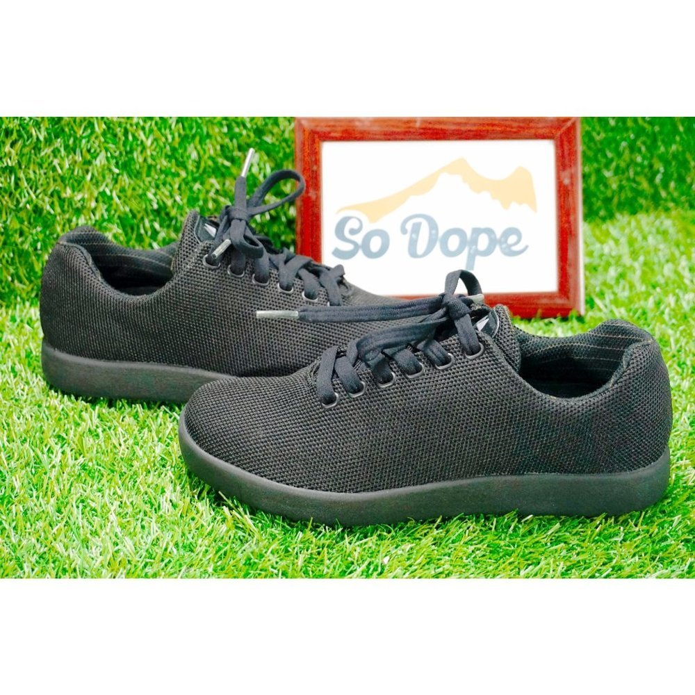 Atoms‎ Shoes Classic Comfortable Sneakers  - Women's 5.25